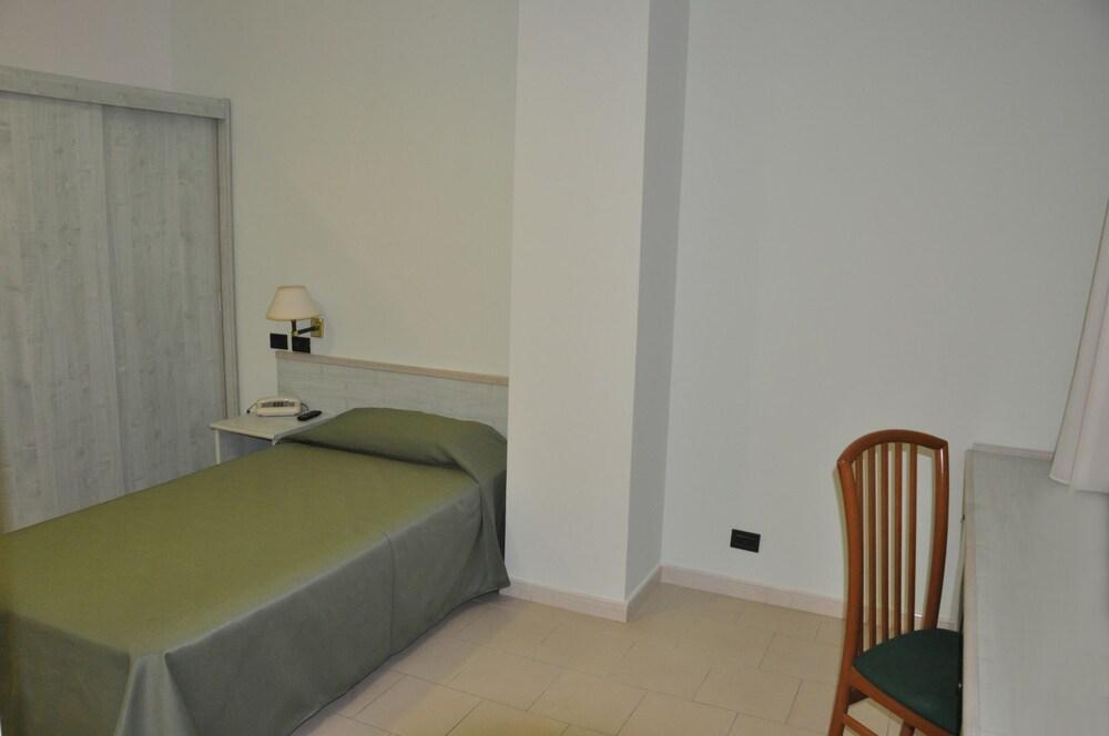 Hotel Inn Giardini Naxos Exterior foto